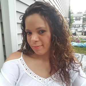 Meet your Posher, Damaris